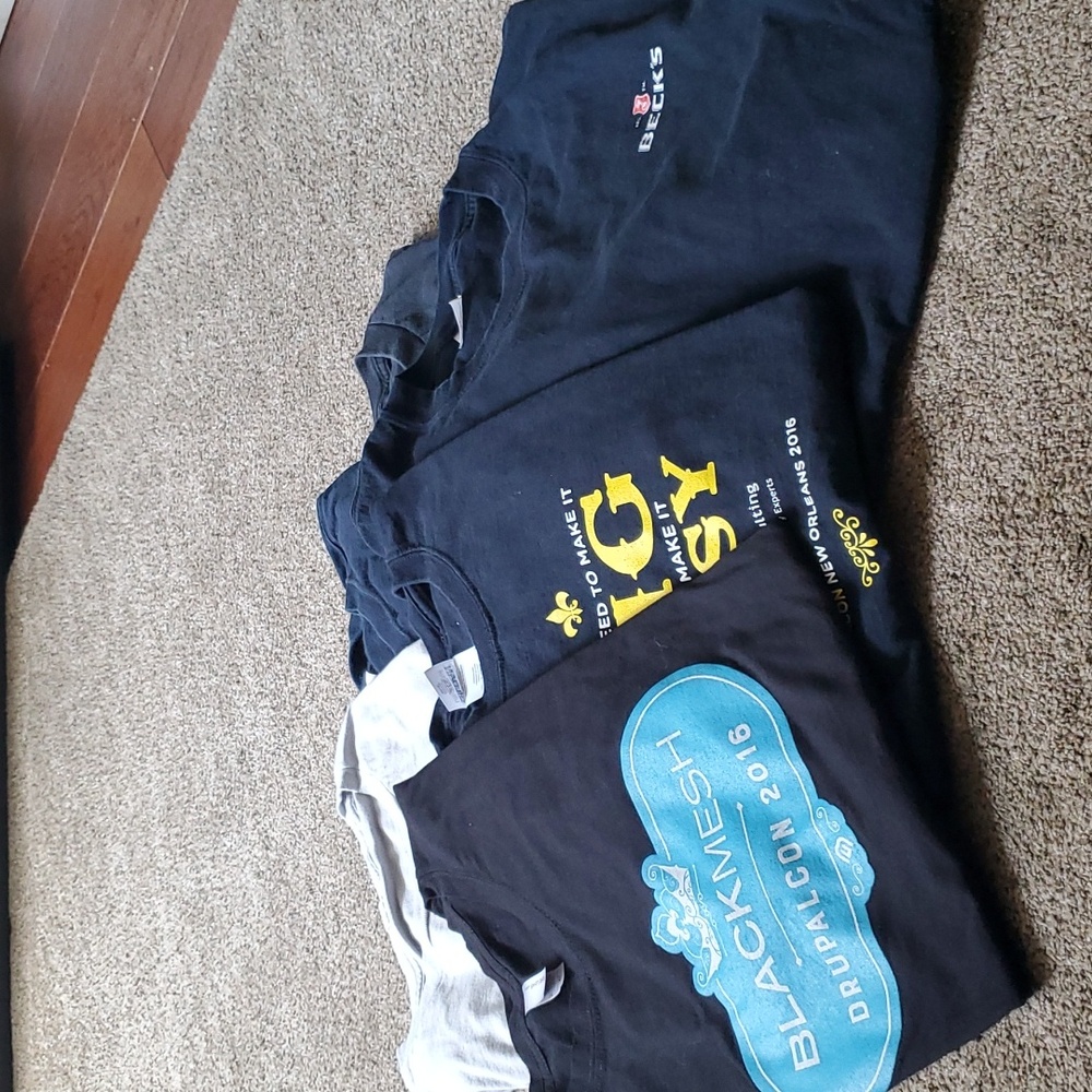 Set of 5 tech/alcohol tshirts